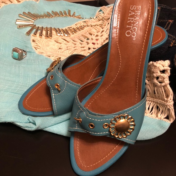 Franco Sarto Teal sandals with adorable gold decor - Picture 1 of 6